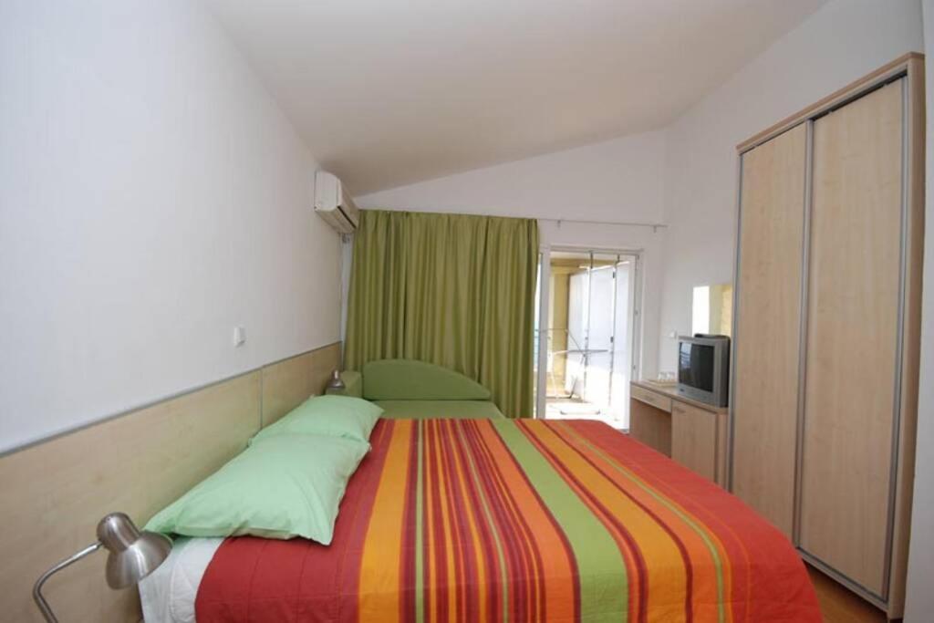 Bmv Room 2 With East Island View Светі-Стефан Екстер'єр фото